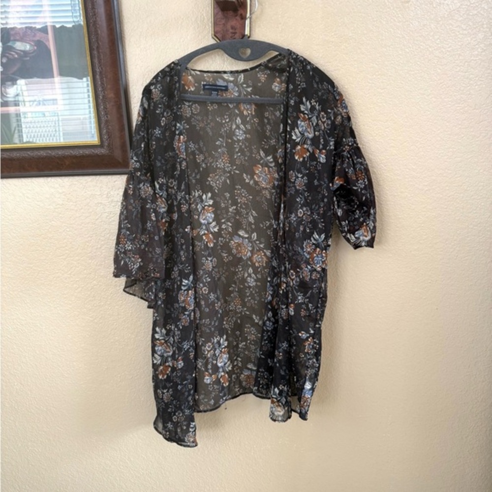 American Eagle Floral Kimono Size Medium